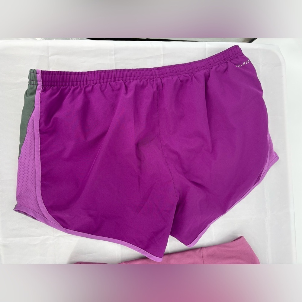 Nike & North Face Athletic Shorts 4 Pieces Bundle - Picture 7 of 14